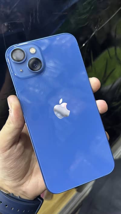 Apple iPhone 13