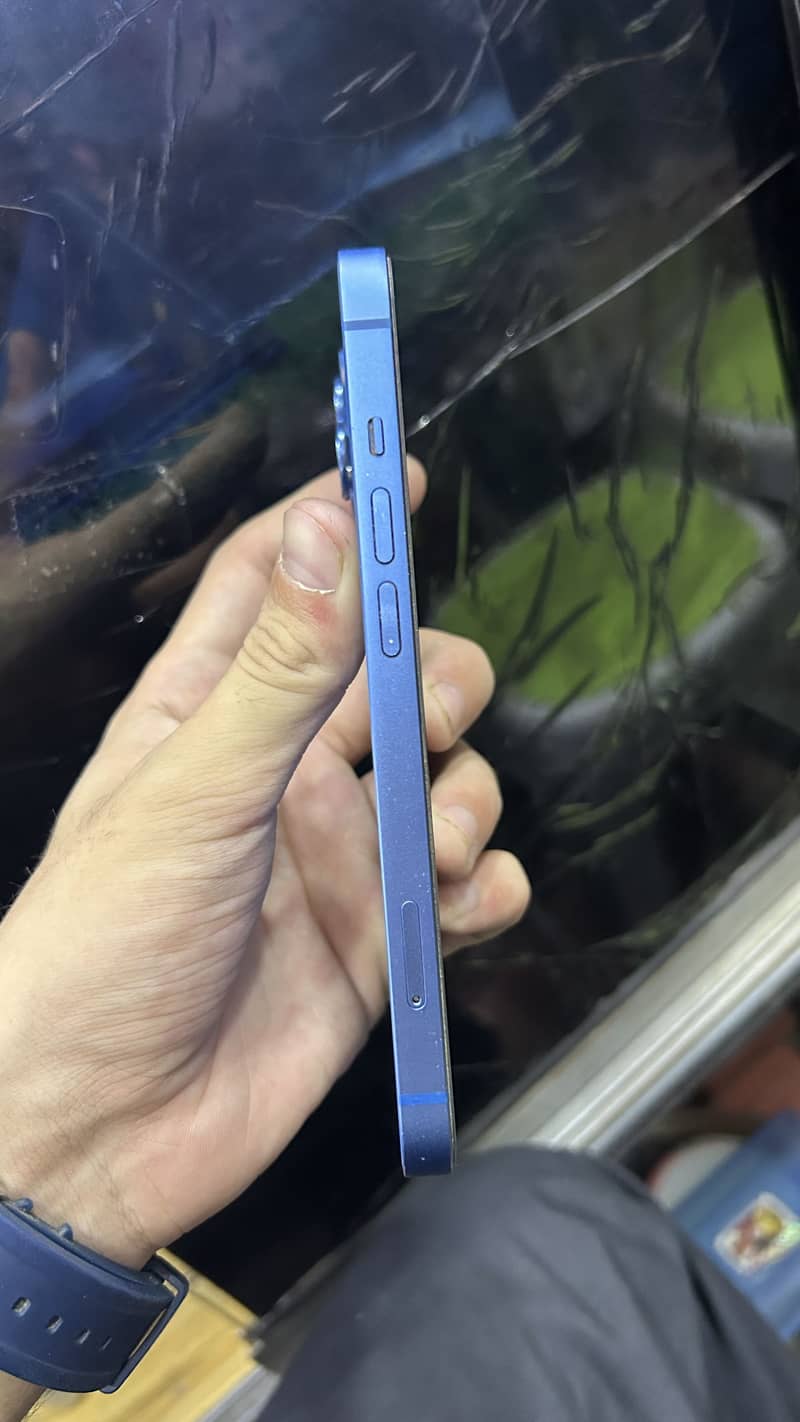 Apple iPhone 13 3