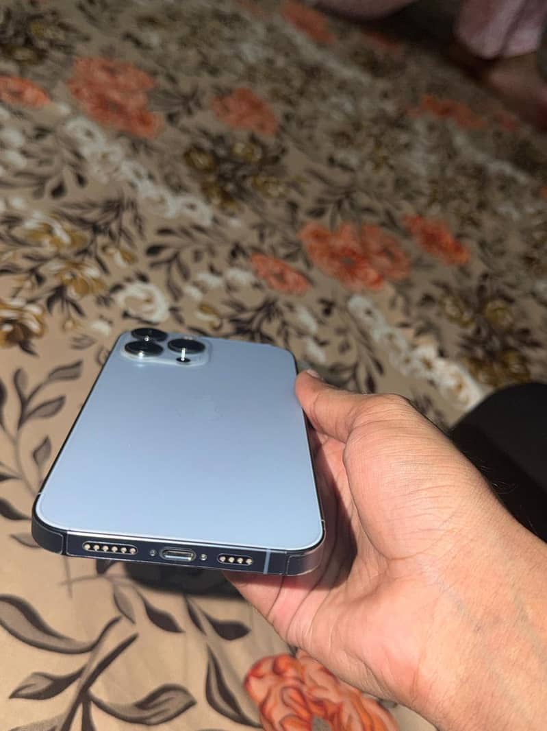 Apple iPhone 13 Pro Max 3