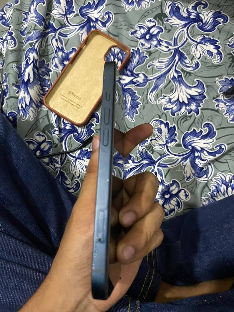 iPhone 13 simple 2