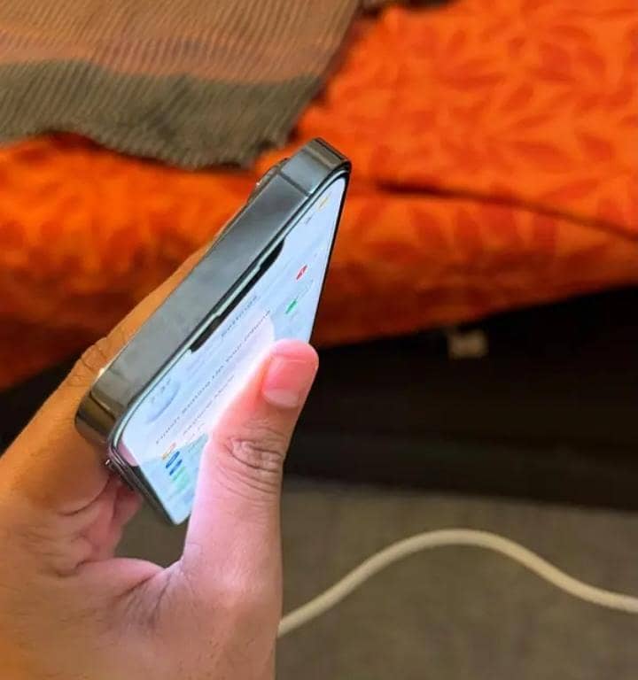 Apple iPhone 13 Pro 2