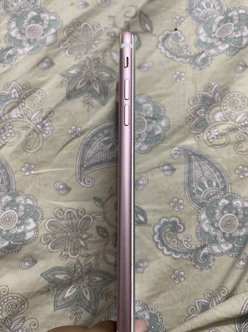 Apple iPhone 7 Plus 2