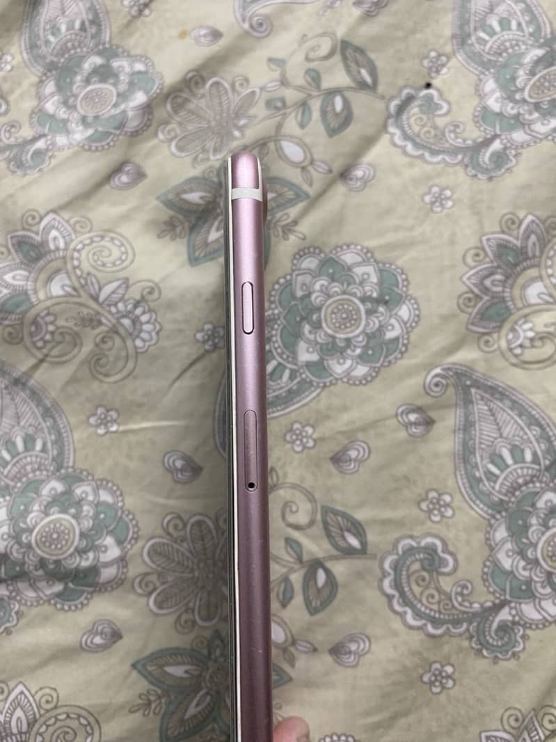 Apple iPhone 7 Plus 3