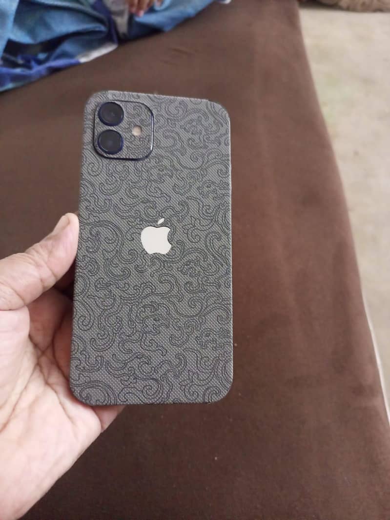 Apple iPhone 12 3