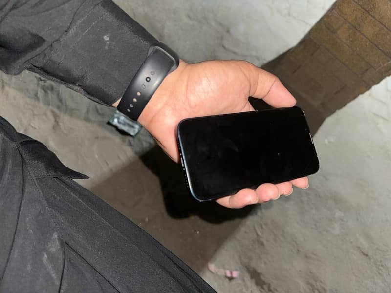 Apple iPhone 13 10