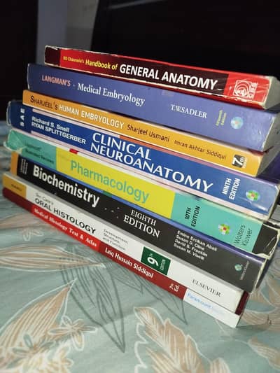 MEDICINE BOOK PRESTINE 10/10 CONDITION FOR MBBS & BDS STUDENTS