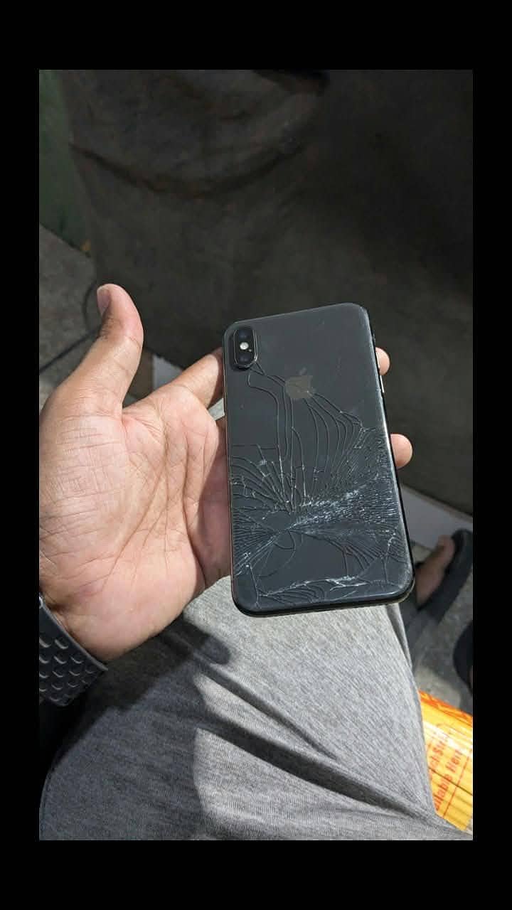 Apple iPhone X 4