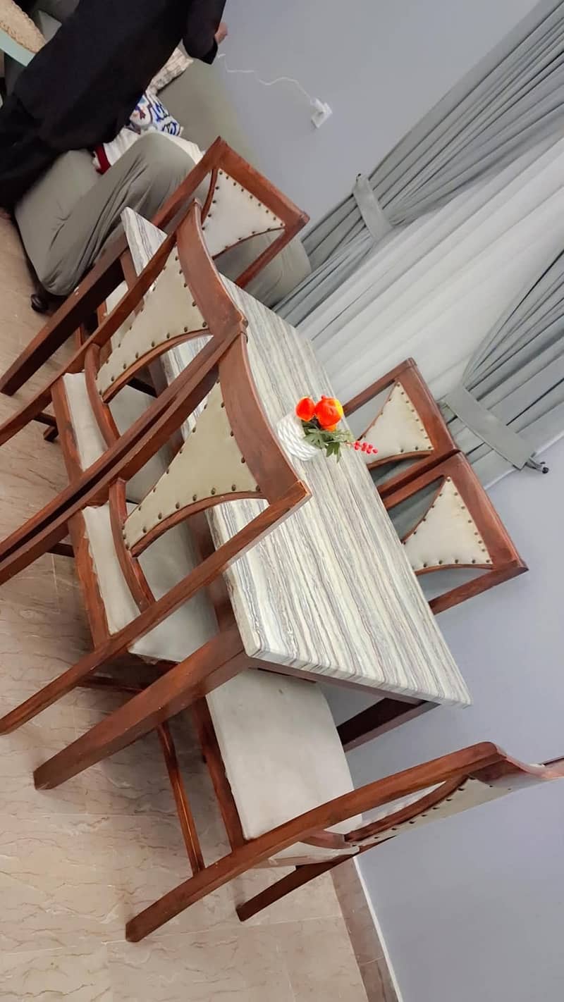 6 seater dining table 0