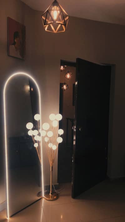Standing mirror