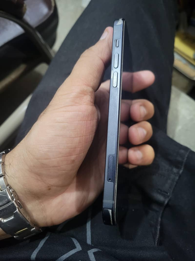 Apple iPhone 12 3