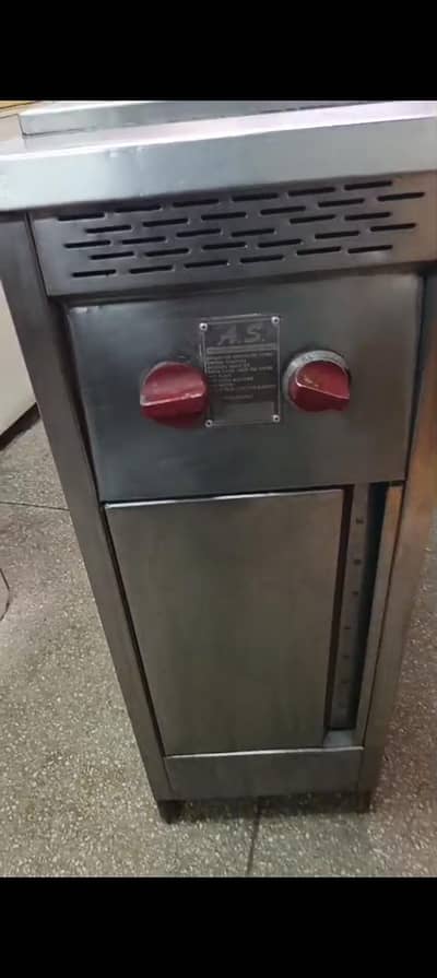 fryer counter with hot plate etc