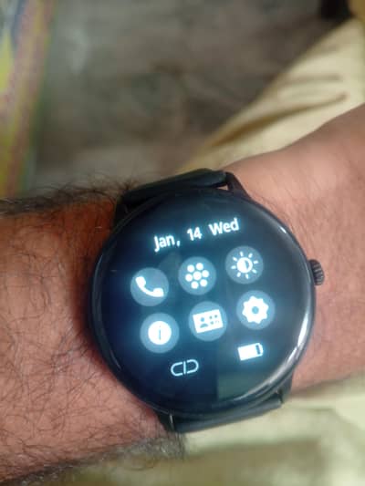 zero Luna smart watch new condition only 1 month used