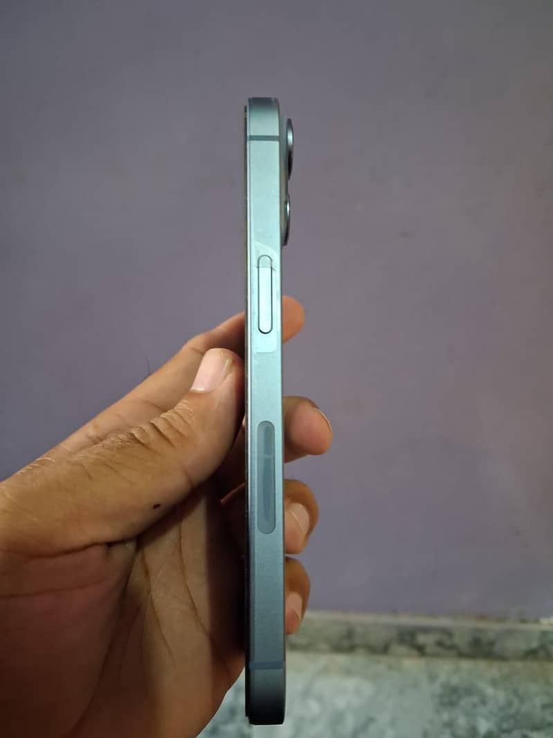 Apple iPhone 14 3