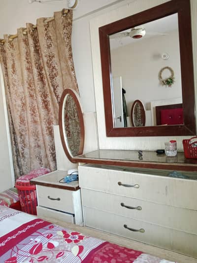 bed +2 side table + dressing