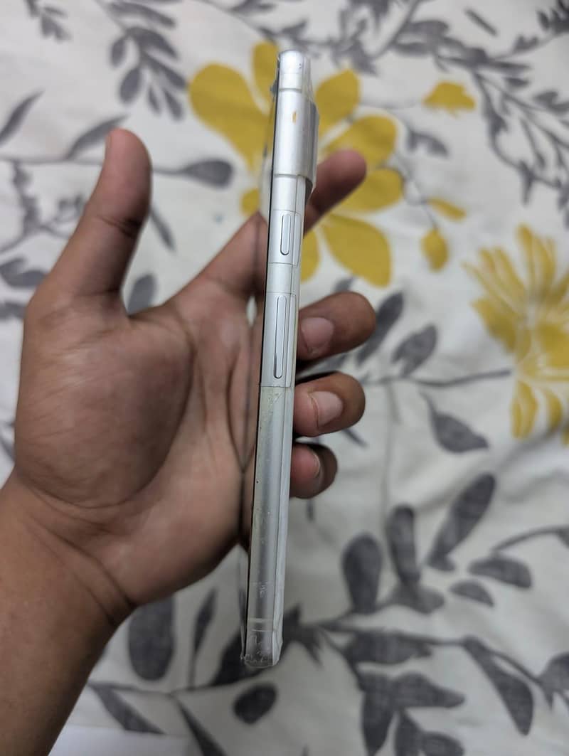 Google Pixel 7 4
