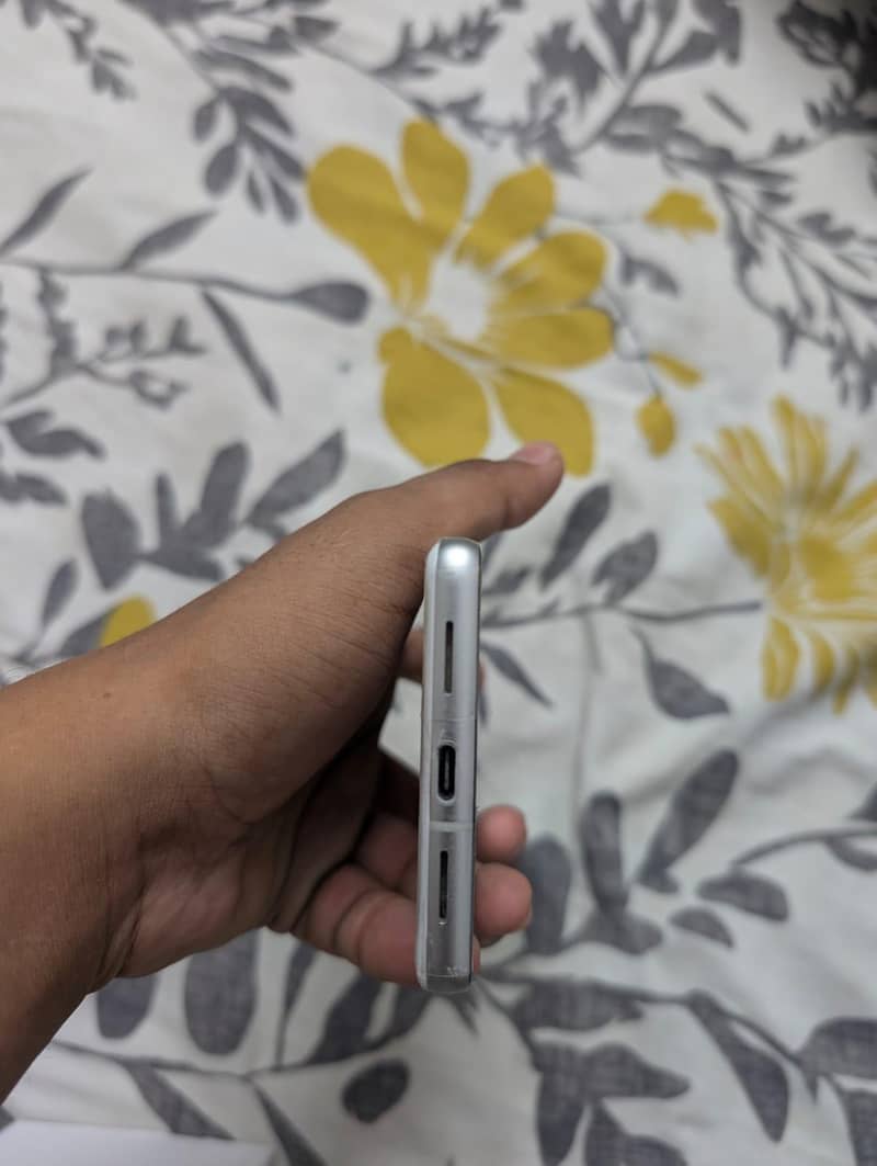 Google Pixel 7 5