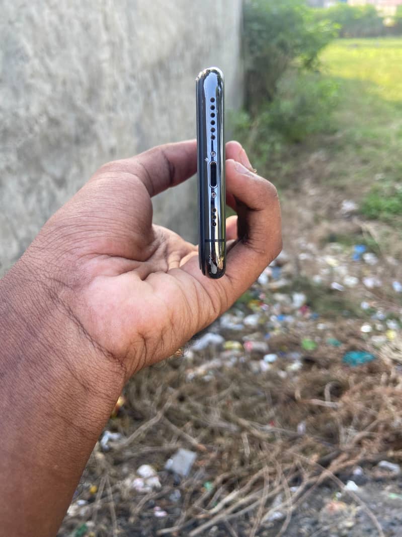 Apple iPhone 11 Pro 3