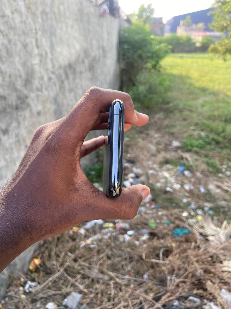 Apple iPhone 11 Pro 5