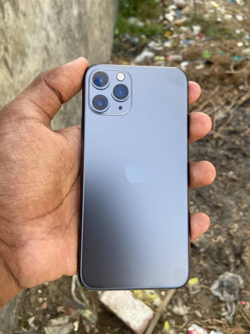 Apple iPhone 11 Pro 9