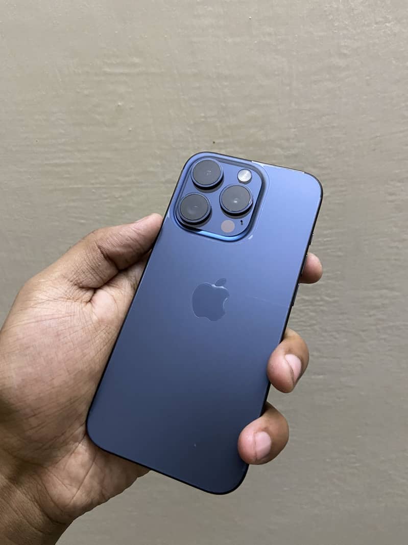 Apple iPhone 15 Pro 0