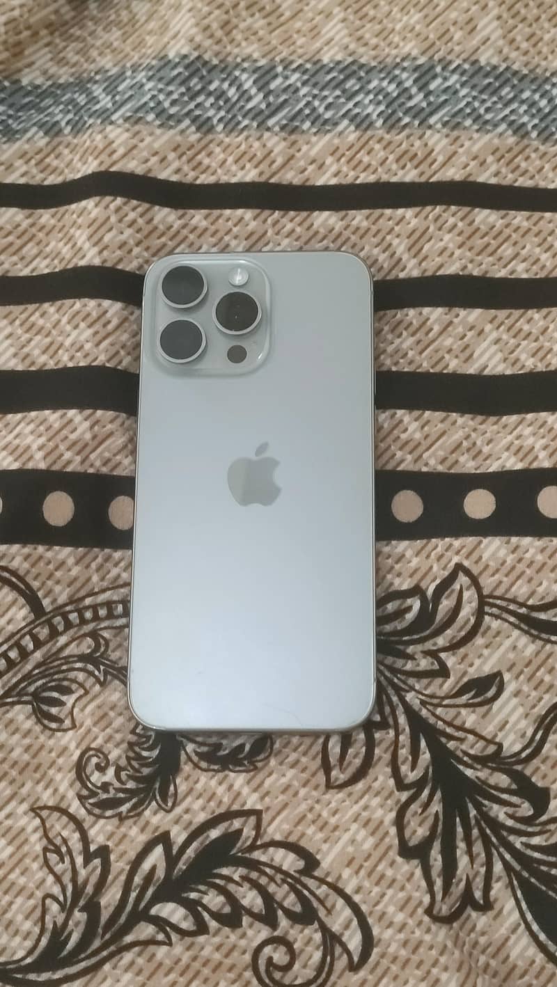 Apple iPhone 15 Pro Max 2