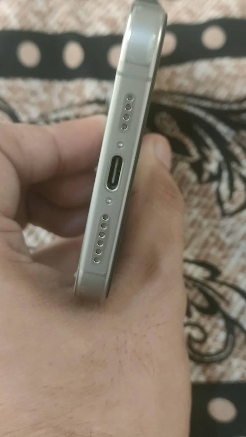 Apple iPhone 15 Pro Max 5