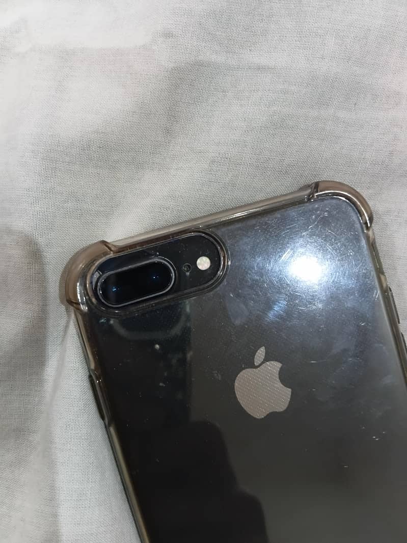 Apple iPhone 8 Plus 0