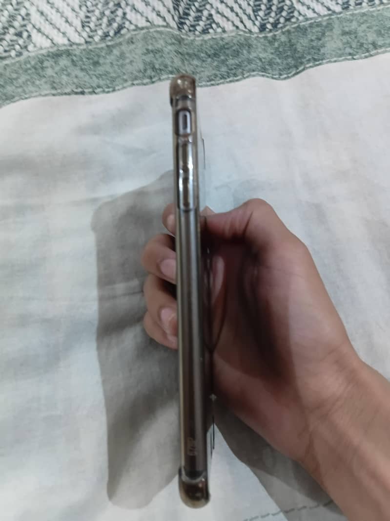 Apple iPhone 8 Plus 3