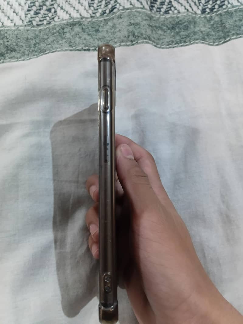 Apple iPhone 8 Plus 4