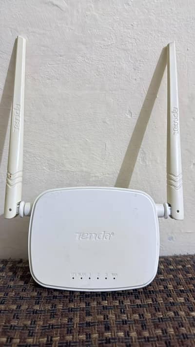Tenda Router 10/9 condition
