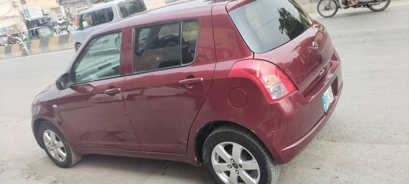 Suzuki swift automatic 2011 4