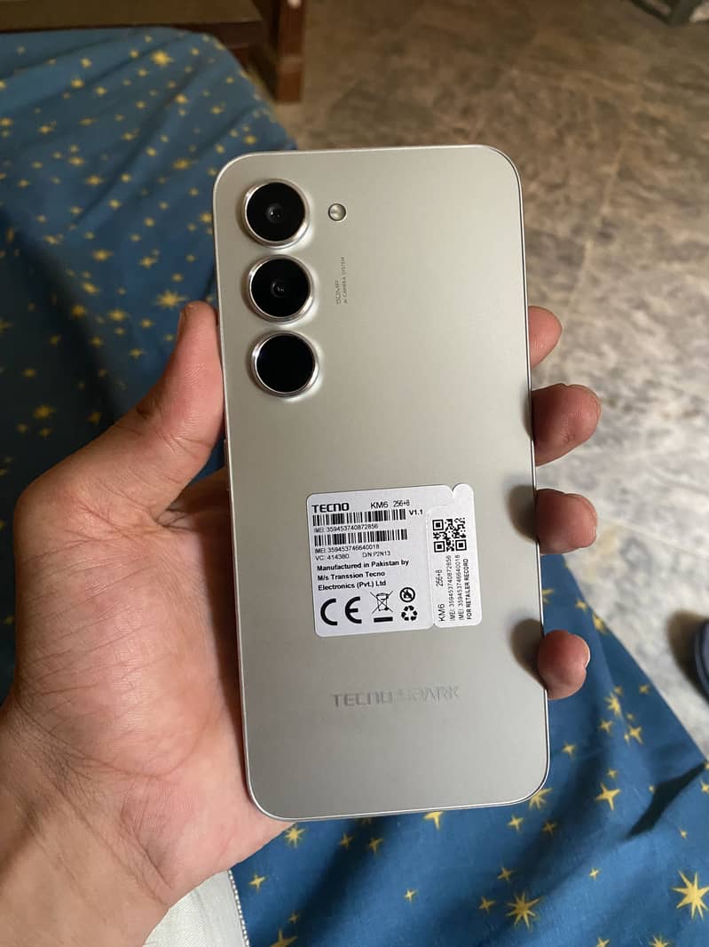 Tecno spark 40 pro 4