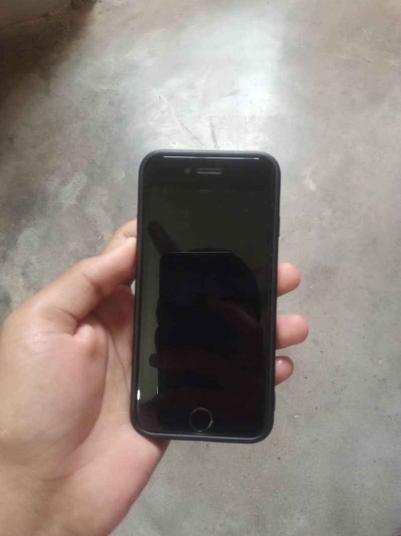 iPhone 8 0