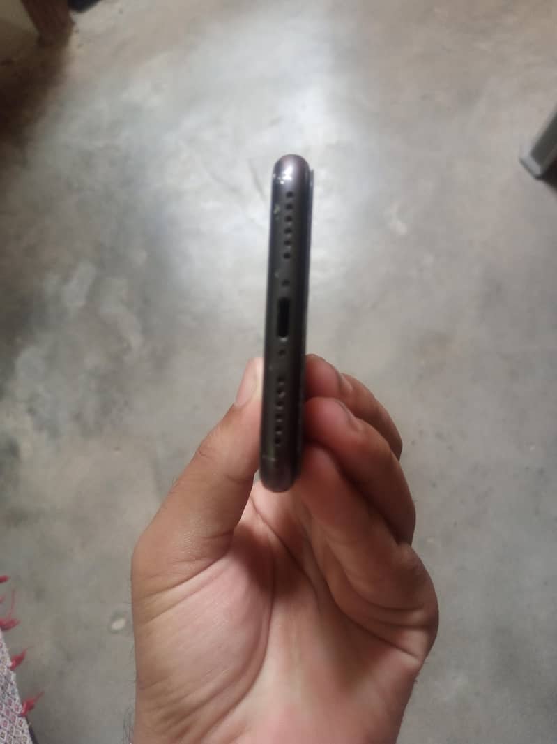 iPhone 8 3