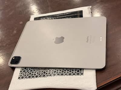 Ipad pro ( 11” inch ) 4th generation / M2