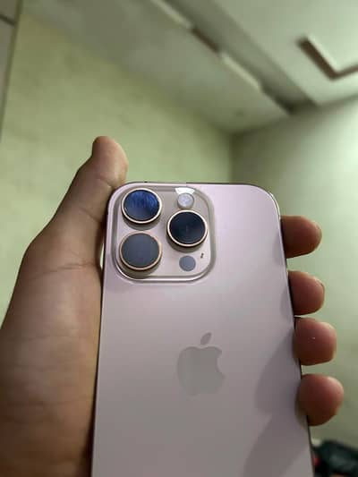 Apple iPhone 16 Pro jv