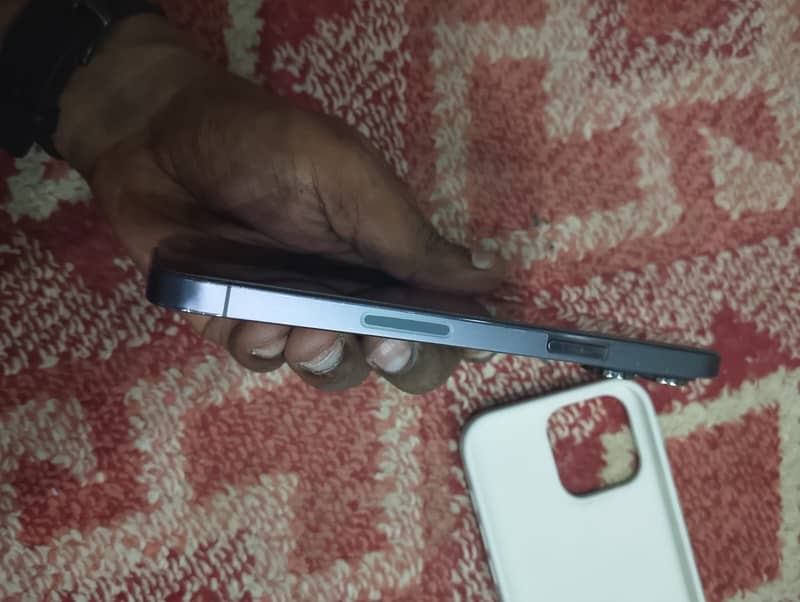 Apple iPhone 14 Pro Max 4