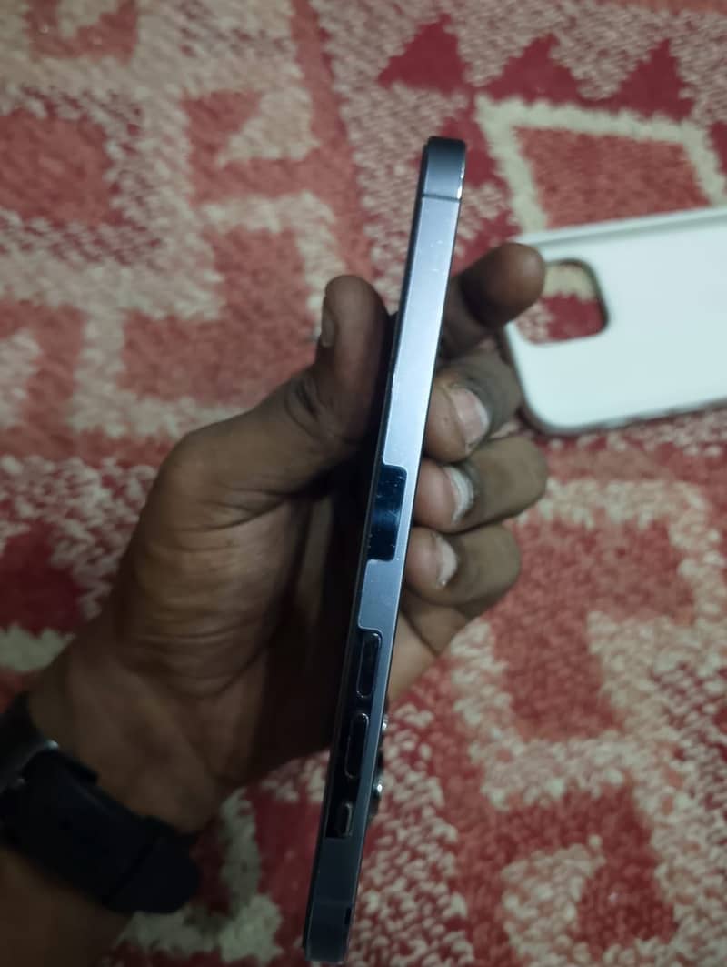 Apple iPhone 14 Pro Max 6