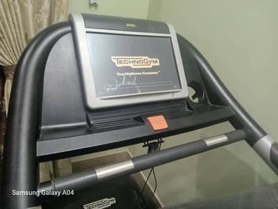 New imported Treadmil in good condition for sale