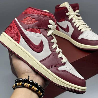 Air Jordan 1 Mid – Original Look | Lightly Used