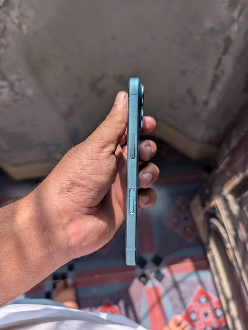 Apple iPhone 16 1