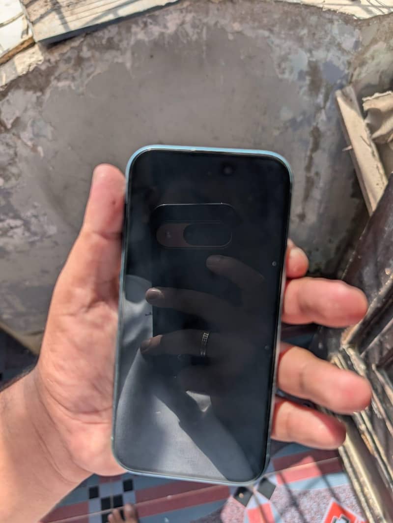 Apple iPhone 16 2