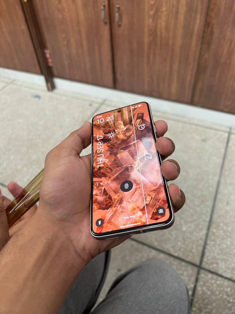 Google Pixel 8 2