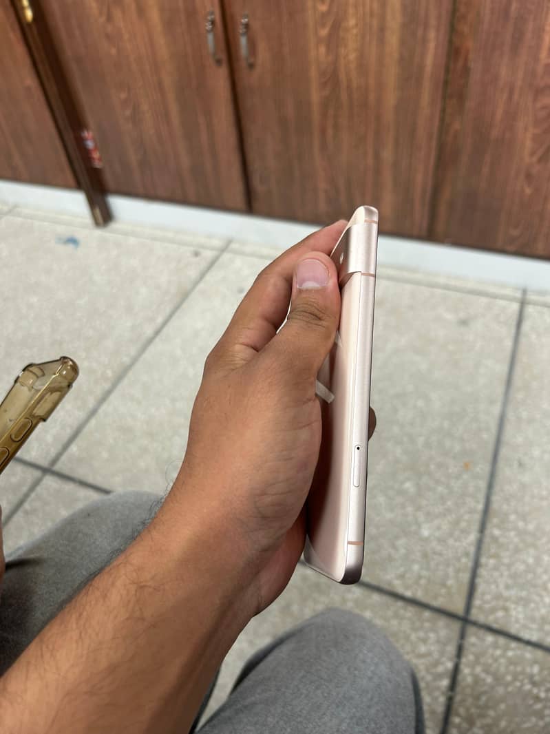 Google Pixel 8 9