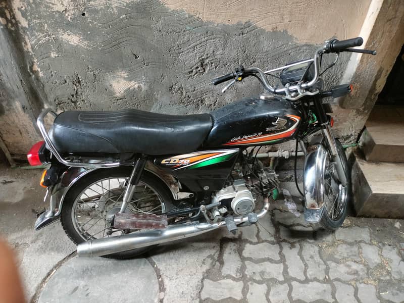CD 70 Black 2016 0
