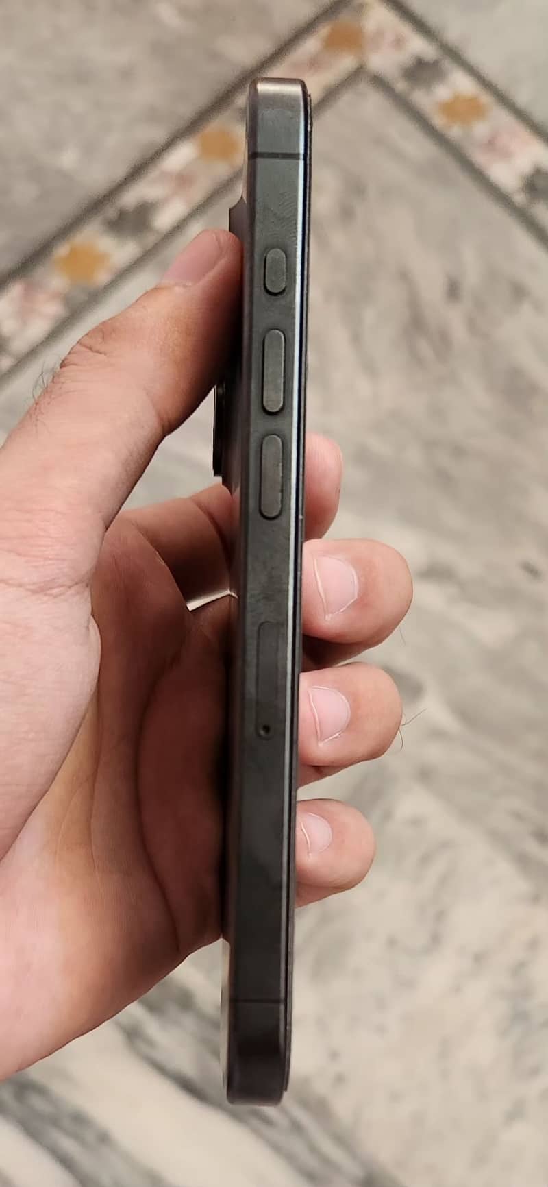 Apple iPhone 15 Pro 1