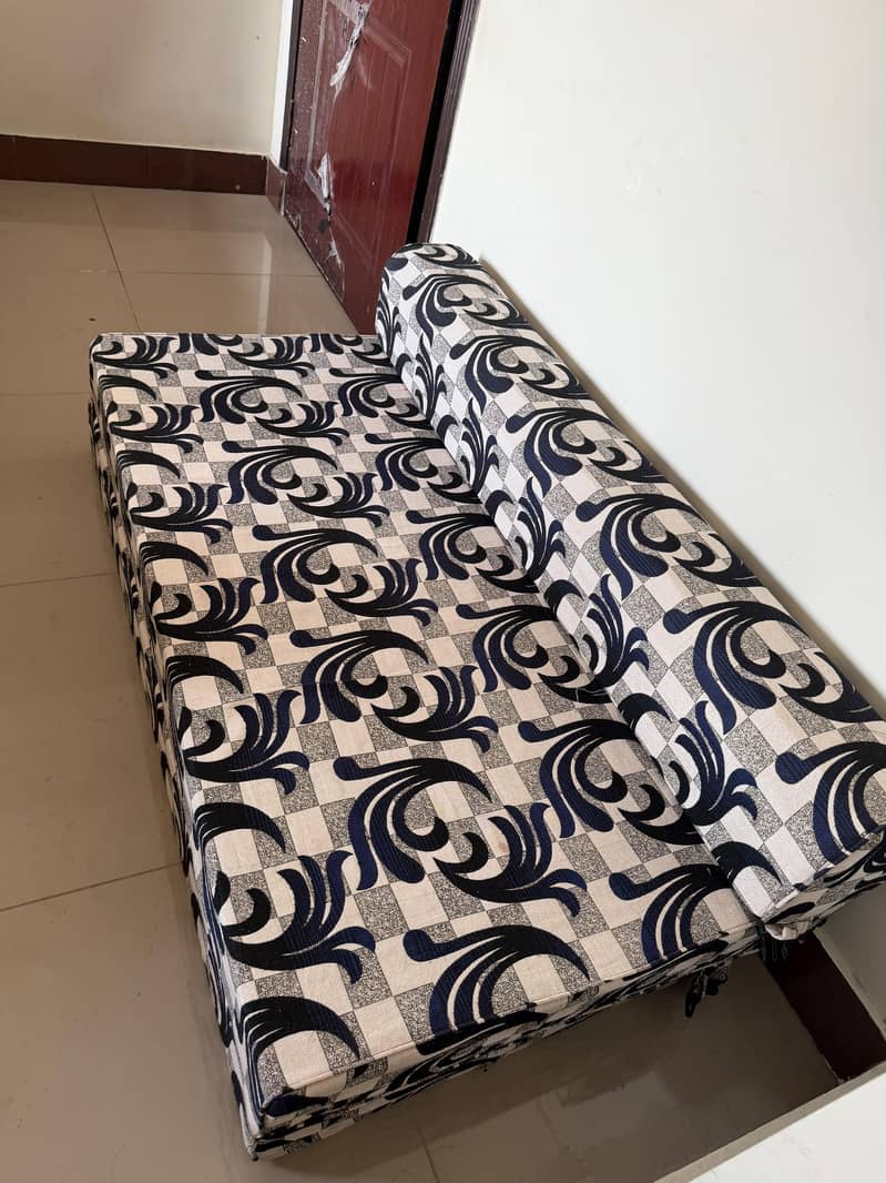 sofa comebed 1