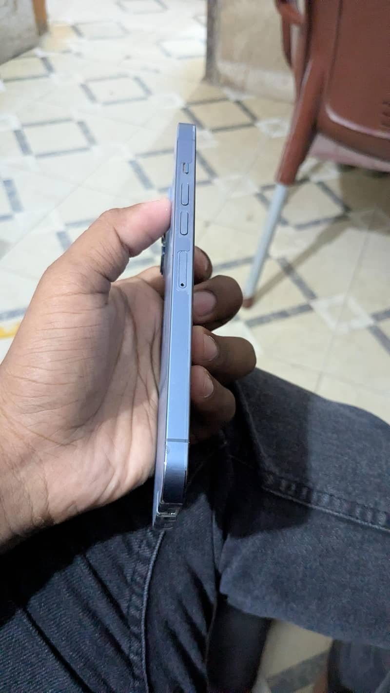 iphone 13 pro max 4
