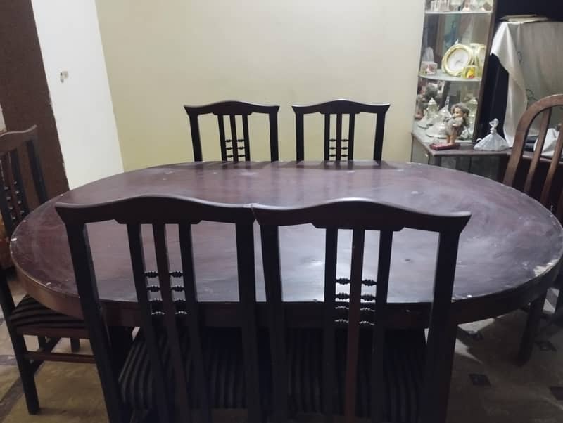 Dining table 0