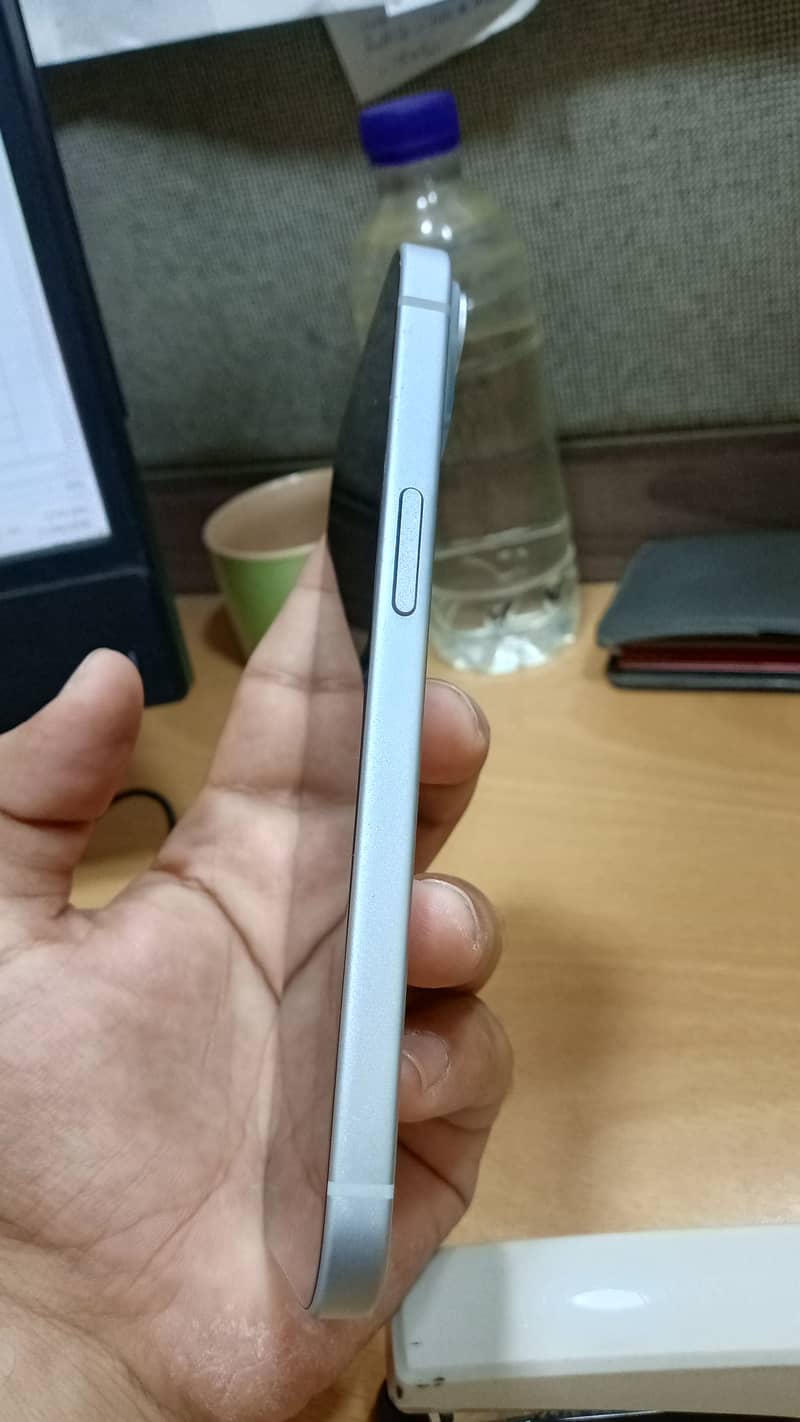 Apple iPhone 15 5